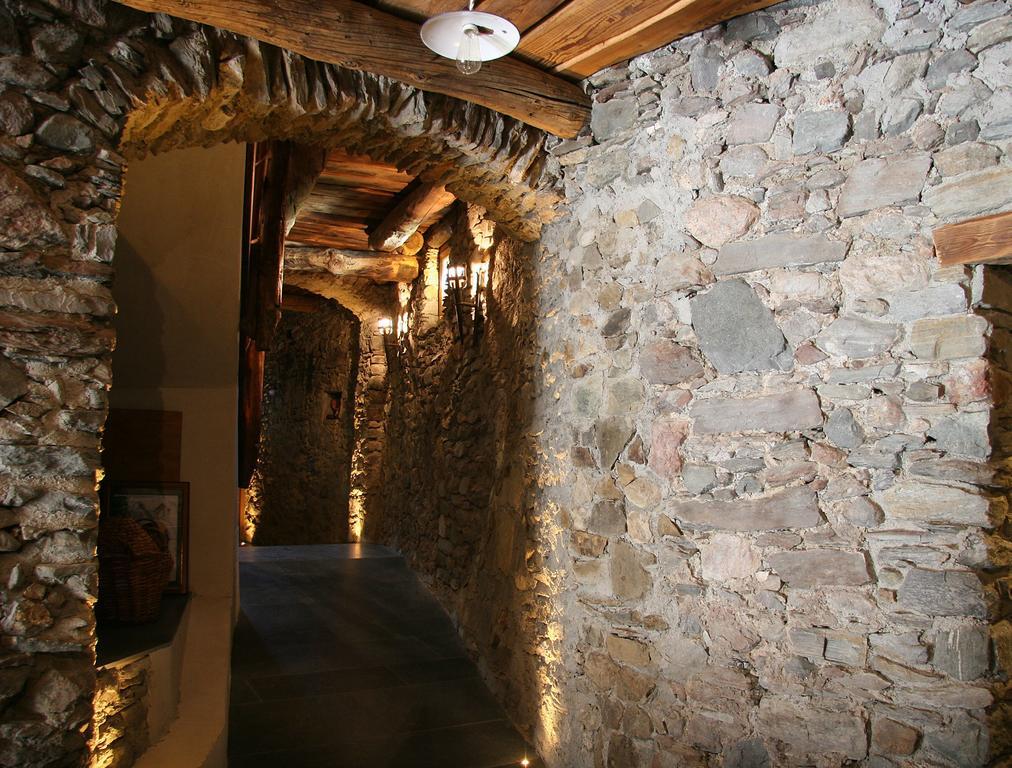 Ostello Del Castello Тирано Экстерьер фото
